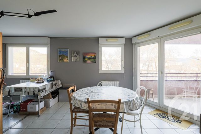 Appartement T2 à vendre - 2 pièces - 51.0 m2 - FONTAINE - 38 - RHONE-ALPES - Century 21 Victor Hugo