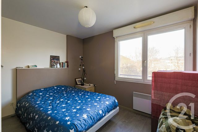 Appartement T2 à vendre - 2 pièces - 51.0 m2 - FONTAINE - 38 - RHONE-ALPES - Century 21 Victor Hugo