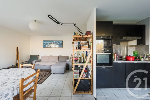 Appartement T2 à vendre - 2 pièces - 51.0 m2 - FONTAINE - 38 - RHONE-ALPES - Century 21 Victor Hugo