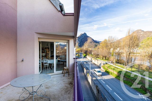 Appartement T2 à vendre - 2 pièces - 51.0 m2 - FONTAINE - 38 - RHONE-ALPES - Century 21 Victor Hugo