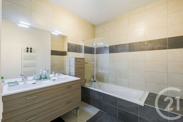 Appartement F3 à vendre - 3 pièces - 75.67 m2 - EYBENS - 38 - RHONE-ALPES - Century 21 Victor Hugo