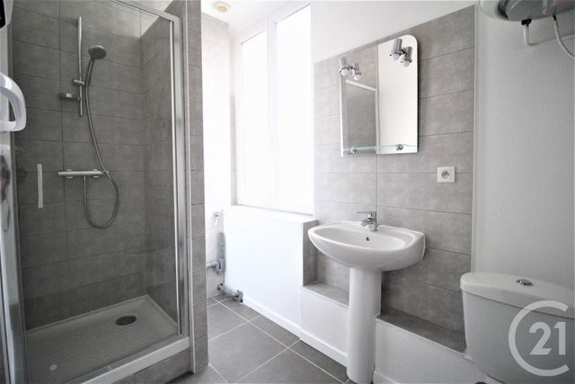 Appartement T3 à louer - 3 pièces - 47.02 m2 - GRENOBLE - 38 - RHONE-ALPES - Century 21 Victor Hugo