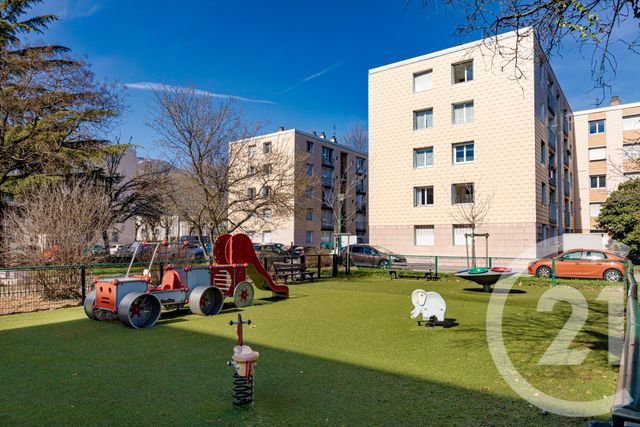 Appartement T2 à vendre - 2 pièces - 46.0 m2 - SEYSSINET PARISET - 38 - RHONE-ALPES - Century 21 Victor Hugo