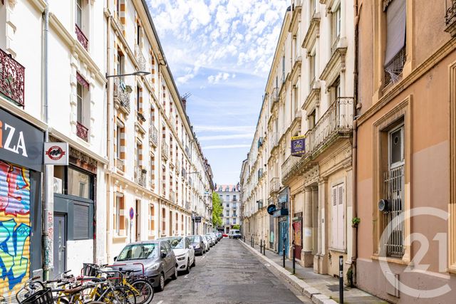 Appartement Duplex à vendre - 4 pièces - 61.59 m2 - GRENOBLE - 38 - RHONE-ALPES - Century 21 Victor Hugo
