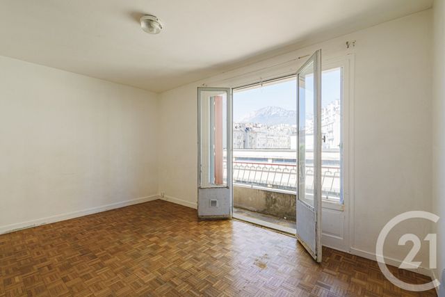 Appartement Studio à vendre - 1 pièce - 23.5 m2 - GRENOBLE - 38 - RHONE-ALPES - Century 21 Victor Hugo