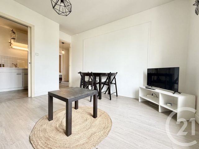 Appartement T4 à louer - 4 pièces - 60.3 m2 - GRENOBLE - 38 - RHONE-ALPES - Century 21 Victor Hugo