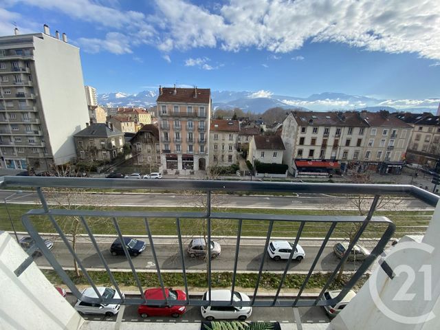Appartement T4 à louer - 4 pièces - 60.3 m2 - GRENOBLE - 38 - RHONE-ALPES - Century 21 Victor Hugo
