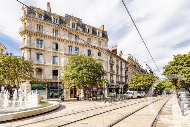 Appartement F2 à vendre - 2 pièces - 56.92 m2 - GRENOBLE - 38 - RHONE-ALPES - Century 21 Victor Hugo