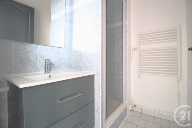 Appartement T3 à louer - 3 pièces - 66.02 m2 - LE PONT DE CLAIX - 38 - RHONE-ALPES - Century 21 Victor Hugo
