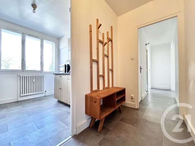 Appartement T4 à louer - 4 pièces - 69.88 m2 - ST MARTIN D HERES - 38 - RHONE-ALPES - Century 21 Victor Hugo