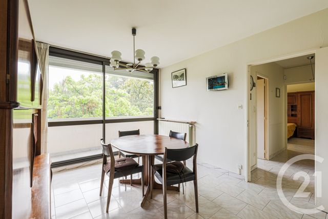 Appartement T2 à vendre - 2 pièces - 46.0 m2 - ECHIROLLES - 38 - RHONE-ALPES - Century 21 Victor Hugo