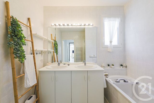 Appartement T4 à vendre - 4 pièces - 88.0 m2 - SEYSSINS - 38 - RHONE-ALPES - Century 21 Victor Hugo