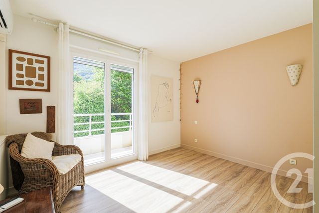 Appartement T4 à vendre - 4 pièces - 88.0 m2 - SEYSSINS - 38 - RHONE-ALPES - Century 21 Victor Hugo