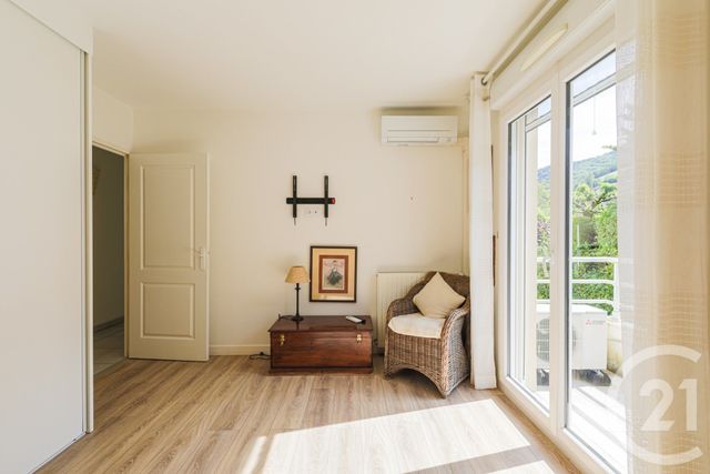 Appartement T4 à vendre - 4 pièces - 88.0 m2 - SEYSSINS - 38 - RHONE-ALPES - Century 21 Victor Hugo