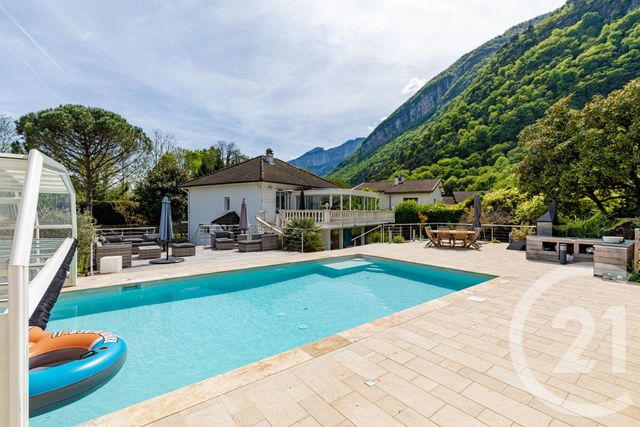 maison à vendre - 8 pièces - 183.8 m2 - VEUREY VOROIZE - 38 - RHONE-ALPES - Century 21 Victor Hugo