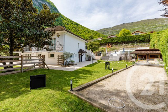 maison à vendre - 8 pièces - 183.8 m2 - VEUREY VOROIZE - 38 - RHONE-ALPES - Century 21 Victor Hugo