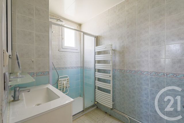 Appartement T3 à vendre - 3 pièces - 66.43 m2 - ST MARTIN D HERES - 38 - RHONE-ALPES - Century 21 Victor Hugo