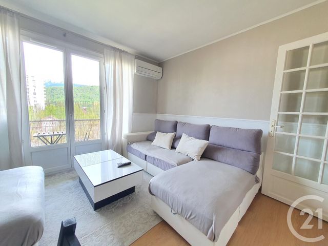 Appartement T3 à louer - 3 pièces - 65.09 m2 - ST MARTIN D HERES - 38 - RHONE-ALPES - Century 21 Victor Hugo