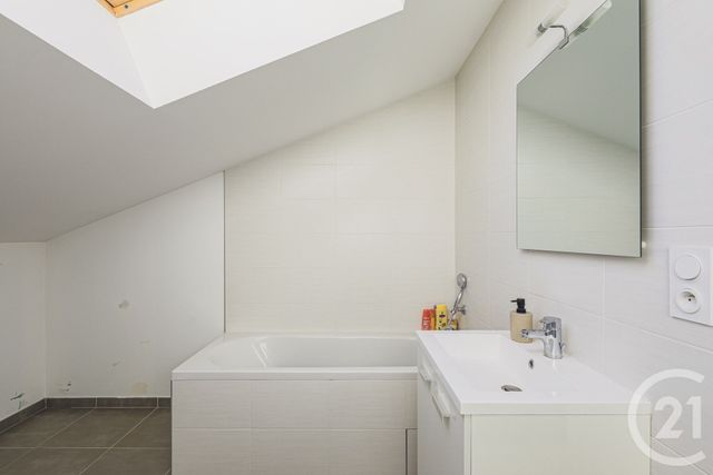Appartement T4 à vendre - 4 pièces - 86.0 m2 - CLAIX - 38 - RHONE-ALPES - Century 21 Victor Hugo