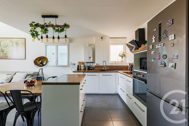 Appartement T4 à vendre - 4 pièces - 86.0 m2 - CLAIX - 38 - RHONE-ALPES - Century 21 Victor Hugo
