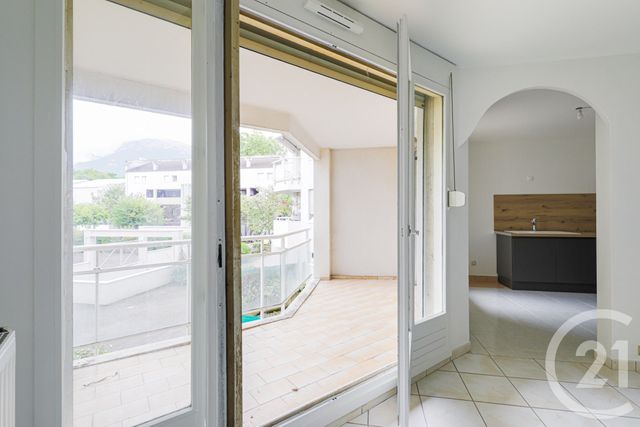Appartement T3 à vendre - 3 pièces - 71.12 m2 - GRENOBLE - 38 - RHONE-ALPES - Century 21 Victor Hugo