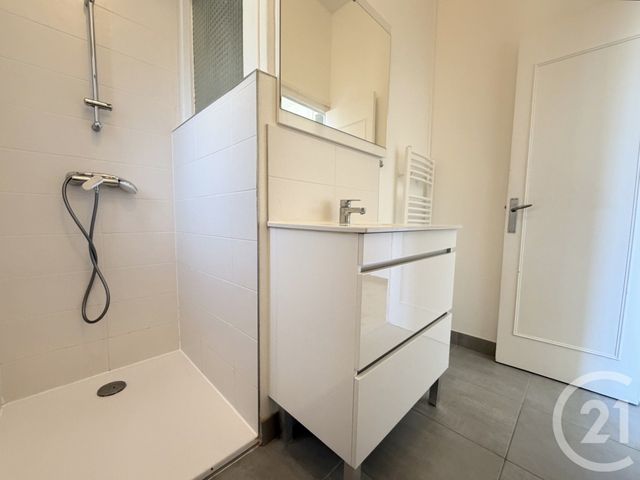Appartement T2 à louer - 2 pièces - 68.21 m2 - GRENOBLE - 38 - RHONE-ALPES - Century 21 Victor Hugo