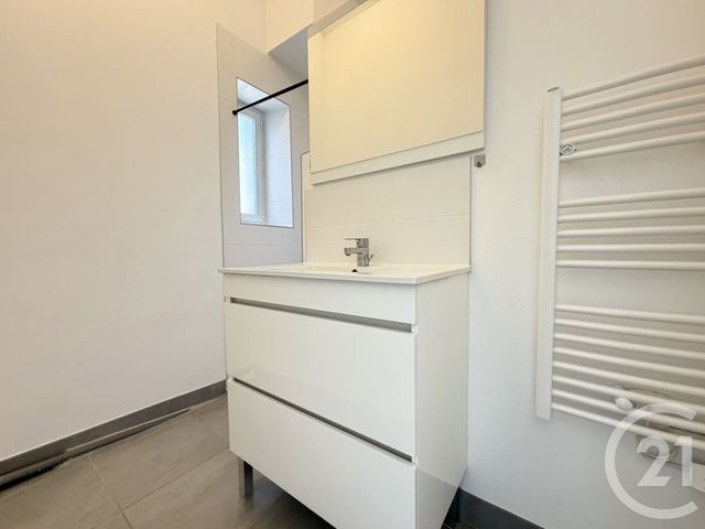 Appartement T2 à louer - 2 pièces - 68.21 m2 - GRENOBLE - 38 - RHONE-ALPES - Century 21 Victor Hugo
