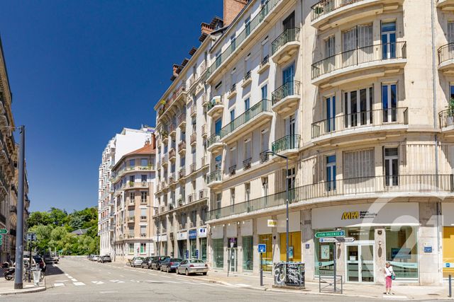 Appartement F6 à vendre - 6 pièces - 162.62 m2 - GRENOBLE - 38 - RHONE-ALPES - Century 21 Victor Hugo