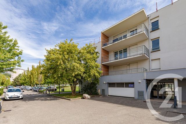 Appartement F2 à vendre - 2 pièces - 48.15 m2 - ST MARTIN D HERES - 38 - RHONE-ALPES - Century 21 Victor Hugo