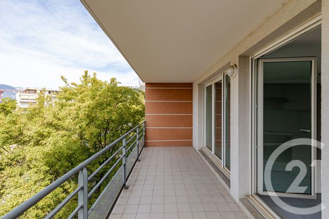 Appartement F2 à vendre - 2 pièces - 48.15 m2 - ST MARTIN D HERES - 38 - RHONE-ALPES - Century 21 Victor Hugo