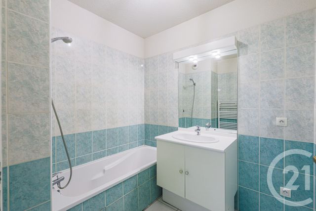 Appartement F2 à vendre - 2 pièces - 48.15 m2 - ST MARTIN D HERES - 38 - RHONE-ALPES - Century 21 Victor Hugo