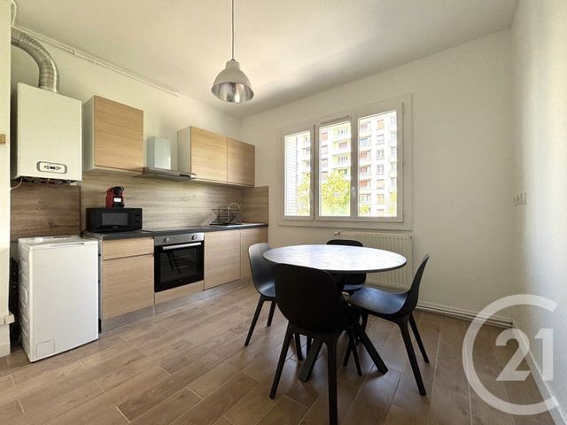 Appartement T4 à louer - 4 pièces - 63.06 m2 - GRENOBLE - 38 - RHONE-ALPES - Century 21 Victor Hugo