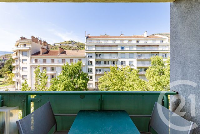 Appartement T2 à vendre - 2 pièces - 58.79 m2 - GRENOBLE - 38 - RHONE-ALPES - Century 21 Victor Hugo