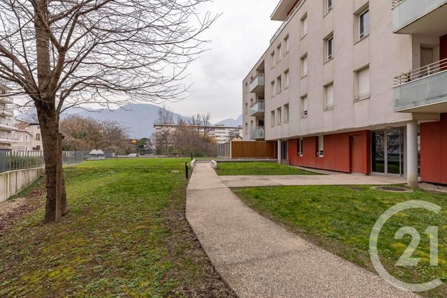 Appartement T2 à louer - 2 pièces - 41.55 m2 - GRENOBLE - 38 - RHONE-ALPES - Century 21 Victor Hugo