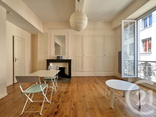 Appartement Studio à louer - 1 pièce - 26.0 m2 - GRENOBLE - 38 - RHONE-ALPES - Century 21 Victor Hugo