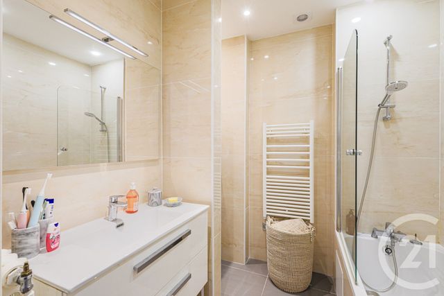 Appartement F4 à vendre - 4 pièces - 113.71 m2 - GRENOBLE - 38 - RHONE-ALPES - Century 21 Victor Hugo