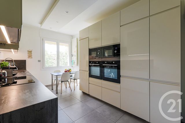 Appartement F4 à vendre - 4 pièces - 113.71 m2 - GRENOBLE - 38 - RHONE-ALPES - Century 21 Victor Hugo