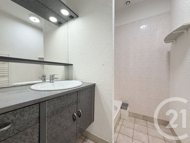 Appartement T2 à louer - 2 pièces - 52.69 m2 - NOYAREY - 38 - RHONE-ALPES - Century 21 Victor Hugo