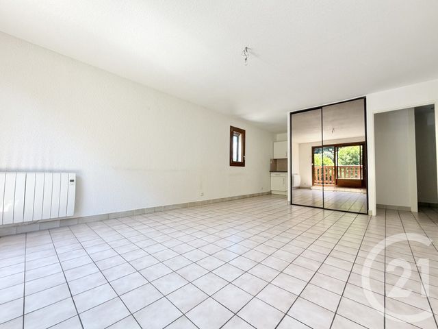 Appartement T2 à louer - 2 pièces - 52.69 m2 - NOYAREY - 38 - RHONE-ALPES - Century 21 Victor Hugo