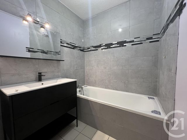 Appartement T3 à louer - 3 pièces - 69.4 m2 - GRENOBLE - 38 - RHONE-ALPES - Century 21 Victor Hugo