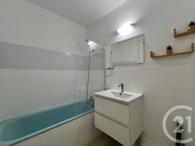 Appartement T3 à louer - 3 pièces - 85.15 m2 - GRENOBLE - 38 - RHONE-ALPES - Century 21 Victor Hugo
