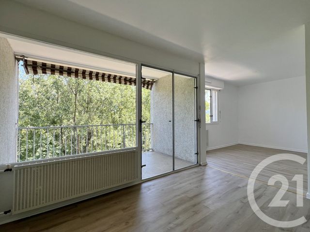 Appartement T3 à louer - 3 pièces - 85.15 m2 - GRENOBLE - 38 - RHONE-ALPES - Century 21 Victor Hugo