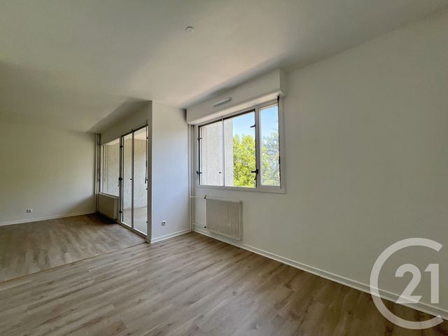 Appartement T3 à louer - 3 pièces - 85.15 m2 - GRENOBLE - 38 - RHONE-ALPES - Century 21 Victor Hugo