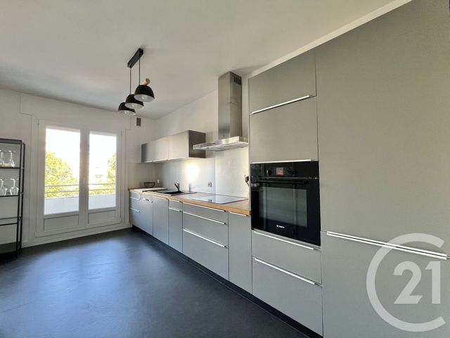 Appartement T3 à louer - 3 pièces - 84.65 m2 - GRENOBLE - 38 - RHONE-ALPES - Century 21 Victor Hugo