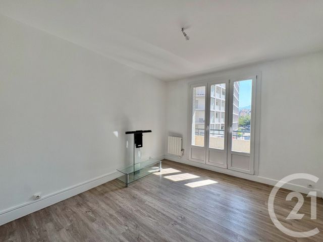 Appartement T3 à louer - 3 pièces - 82.77 m2 - GRENOBLE - 38 - RHONE-ALPES - Century 21 Victor Hugo