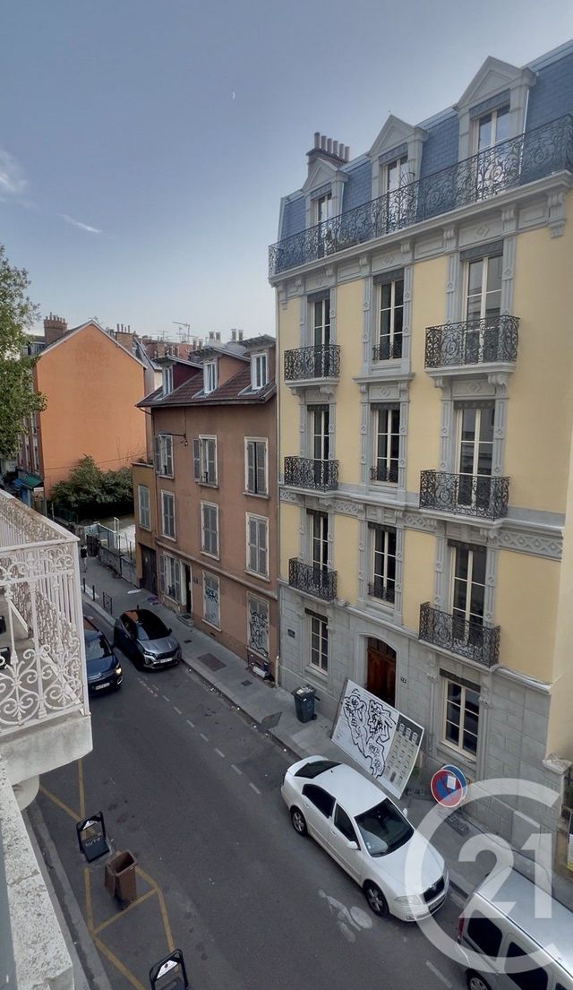 Appartement T4 à louer - 4 pièces - 55.0 m2 - GRENOBLE - 38 - RHONE-ALPES - Century 21 Victor Hugo