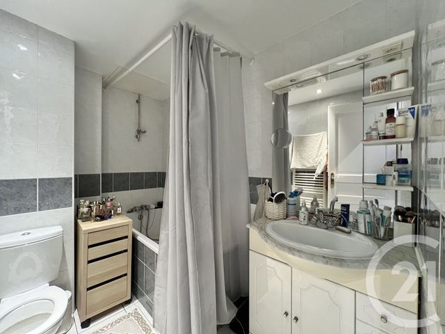 Appartement T3 à louer - 3 pièces - 62.31 m2 - GRENOBLE - 38 - RHONE-ALPES - Century 21 Victor Hugo