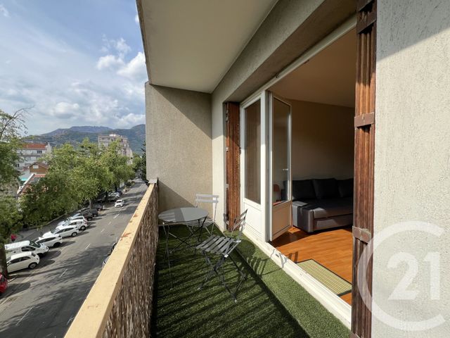 Appartement T4 à louer - 4 pièces - 84.4 m2 - GRENOBLE - 38 - RHONE-ALPES - Century 21 Victor Hugo