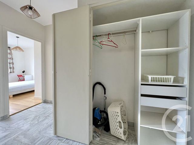 Appartement T4 à louer - 4 pièces - 84.4 m2 - GRENOBLE - 38 - RHONE-ALPES - Century 21 Victor Hugo