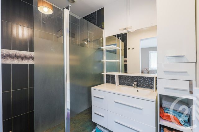 Appartement T4 à vendre - 4 pièces - 83.0 m2 - FONTAINE - 38 - RHONE-ALPES - Century 21 Victor Hugo